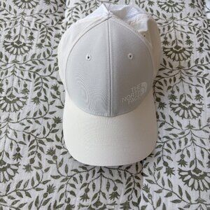 Women’s White Hat - Northface Horizon Hat